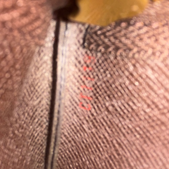 Louis Vuitton key pouch - Picture 11 of 11